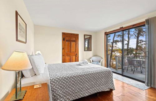 Waterfront on Swan Pond with Kayaks - Photo 15