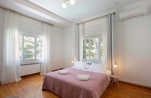 Glyfada Villa 6BR 16ppl Private Pool 300m to Beach - Foto 47