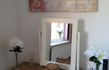 Spacious 5 Bedroom 11 Guest Family House in Horsham - Photo 19