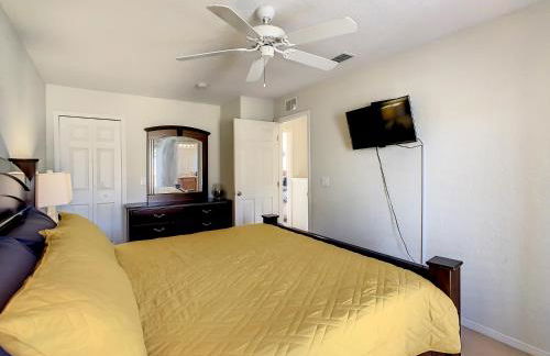 Charming & Cozy Getaway! Lazy River! - Foto 17