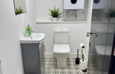 Luxurious New Home Near Airport - Foto 46