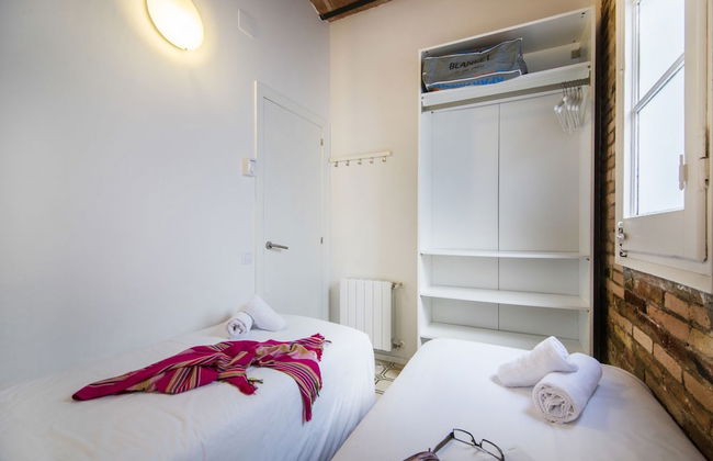 Happy People Gaudi Sant Pau - Foto 9