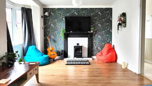 Bright and spacious 3bd with sofa bed and garden - Foto 1