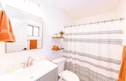 Newly Remodeled Family Friendly Home - Foto 6