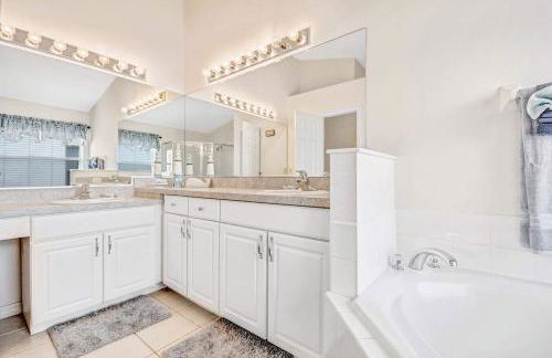 Beautifully Decorated Remodeled Pool Home - Foto 17