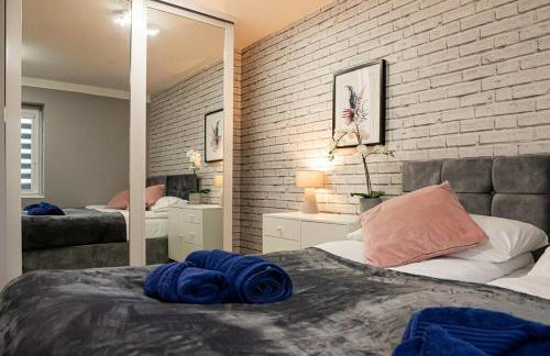 Detached 2 Bedroom House - 10 minute's walk to Town Centre - Free Parking, Fast Wifi and Smart TVs by Tejza Property - Photo 4