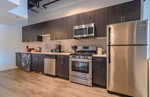 McCormick Place Huge 2BR Cozy Loft Suite with Optional Parking Sleeps 8 Near Soldier Field and Grant Park - Foto 3