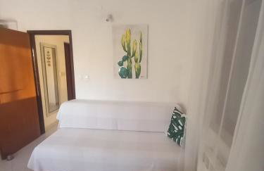 JOVI-relaxing, fenced, private, heated pool & view - Photo 23