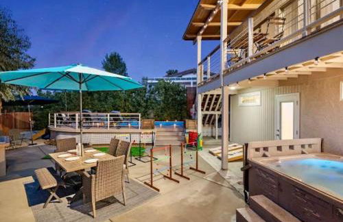 Majestic 5BR Villa with Guesthouse, Pool & Spa - Foto 27