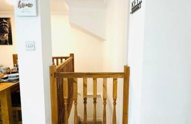 NEW Central Ryde Retreat, Melville Duplex, short walk to Beach Sleeps 6 - Foto 13