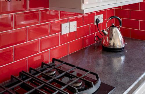 Pass the Keys Stylish 4 Bedroom Home with Parking in Borehamwood - Foto 26