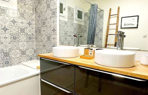 LOASIS -T4 Garage Terrasse WIFI Centre-Ville Gare - Foto 5