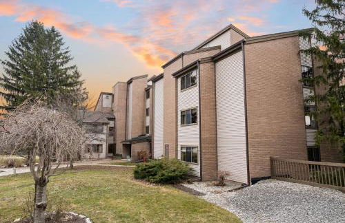 Lakeview Golf Retreat 1BDR Condo at Resort 5057 - Photo 7