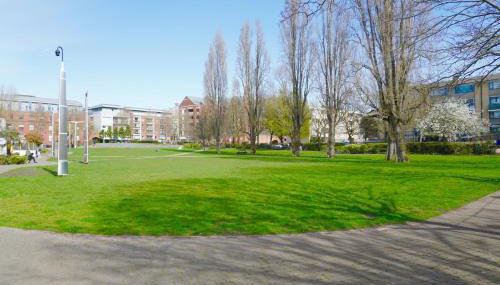 Abbey Road 4 Bed Home - Garden, Parking, Sleeps 11 - Foto 2