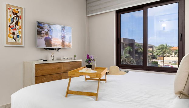 NEW Modern 1BR 1BA Gold Coast Pool GYM Tennis - Foto 5, Habitación