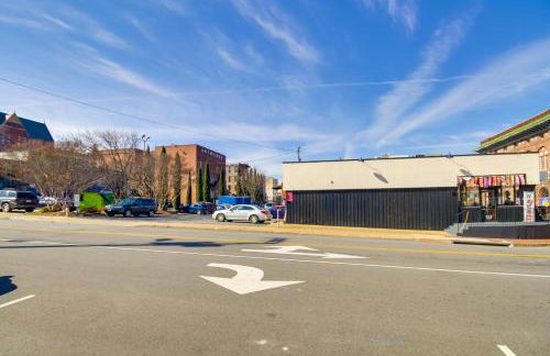 Walkable Lynchburg Condo with Private Balcony - Foto 27