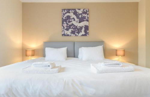 Stunning Garden House with Free WIFI and Parking - Foto 2