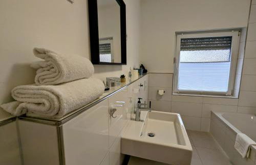 55qm Messe Wohnung, Trade Fair, 6 Minuten zur Messe - Foto 24