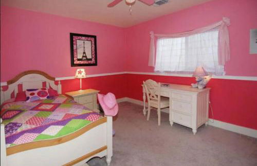 Enjoy Vacation in a Quiet Area with Huge Backyard - Foto 3