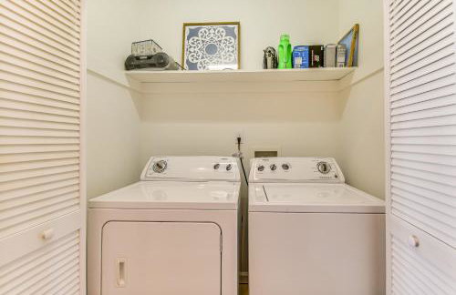 Walk to Beach: Home w/ Pool Access in White Stone - Photo 10