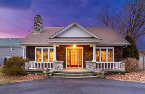 Middletown Bungalow - RIBryan Property - Foto 1