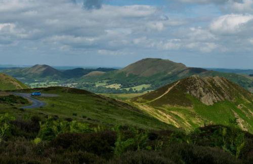 Nest Holiday Hideaway Dove Cottage-Beautiful Location in the Long Mynd Area of Outstanding Natural Beauty-WHIRLPOOL JACUZZI BATHS!! - Foto 3