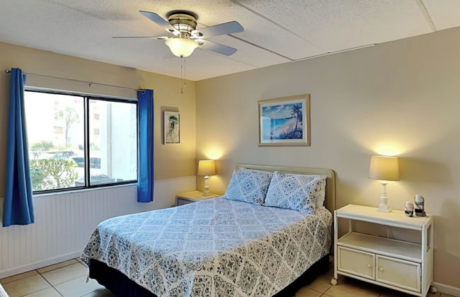 Ocean & Racquet by Distinctive Beach Rentals - Photo 11