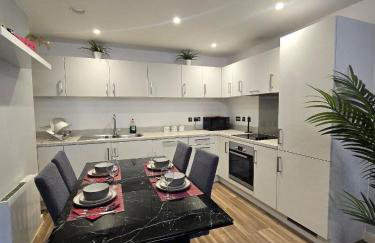 Contemporary 2-bedroom apartment with free gated parking, 2 bathrooms - for families, contractors, travellers for business and leisure - Photo 31