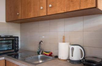 Elithas Central & Budget Stay - Foto 12