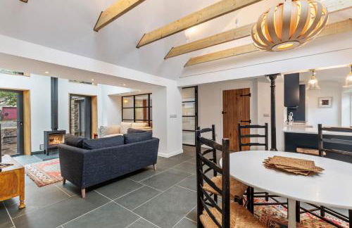 Mill Lodge, Middle Mill, Solva, Pembrokeshire - Photo 5