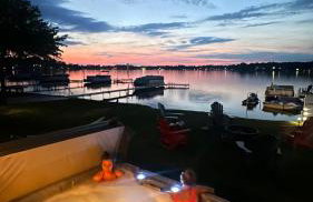 Cozy Cottage-hot tub-scenic views & private dock - Foto 1