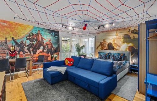 EDLER WOHNRAUM Disney Marvel Studio mit Balkon, Boxspringbett, Kaffeevollautomat, Lift & Parkplatz - Foto 1