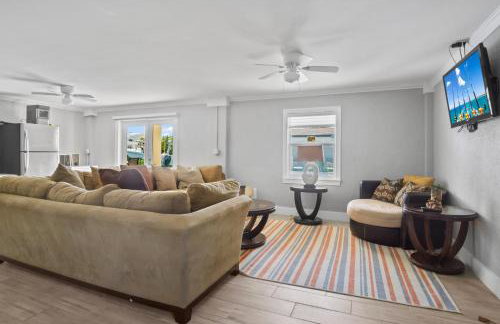 NEW!Paradise PalmsDockPoolKayaks GrillView! - Foto 37