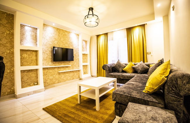 Yellow & Brown Moderne Style Near Food-court - Foto 7