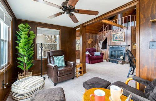 Mountaintop Views, Hot Tub, Deck, Fire Pit & WiFi - Foto 9