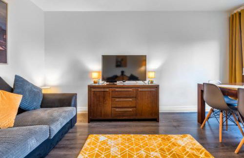 Balloch House -Spacious 3 bed house with on street parking - Photo 7