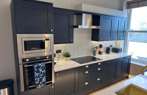 Luxury 2Bed 2 Bath Apartment in Historic Bank - Foto 3