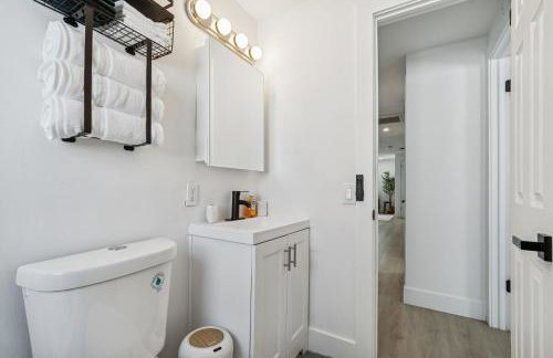 Elegant Largo Retreat, Sleeps 8, 10 Mins to Beach - Foto 42