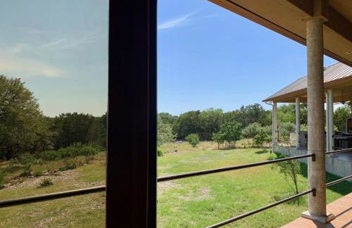 Scenic Hill Country Retreat - Rhino Ranch - Photo 23