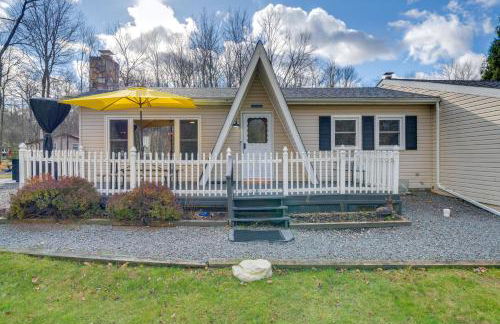 Game Room, Hot Tub and Fire Pit Pocono Lake Escape! - Foto 25