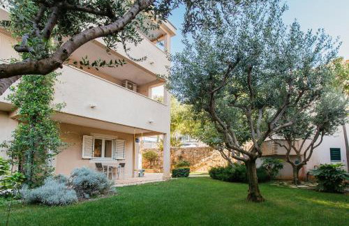 Peaceful Family Apartment with PRIVATE GARAGE Free Parking, Split - Foto 57