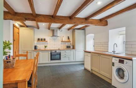 3 Bed Cottage - Parking - Ideal for Work Trips - Photo 16