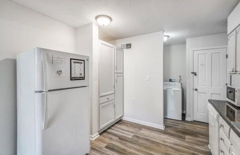 Fenced Yard Centrally Located-Parkway Village Pad - Foto 21