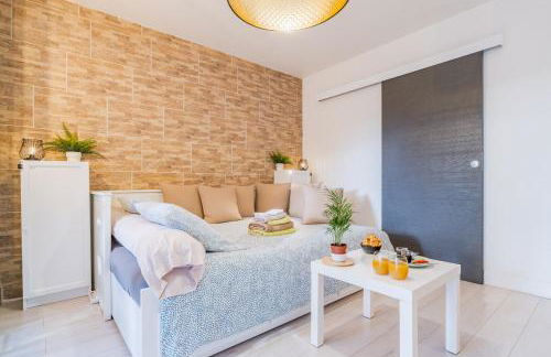 Les Elfes - avec entrée autonome, clim neuve, jardin, parking privé & gourmandises offertes ! - - Foto 5