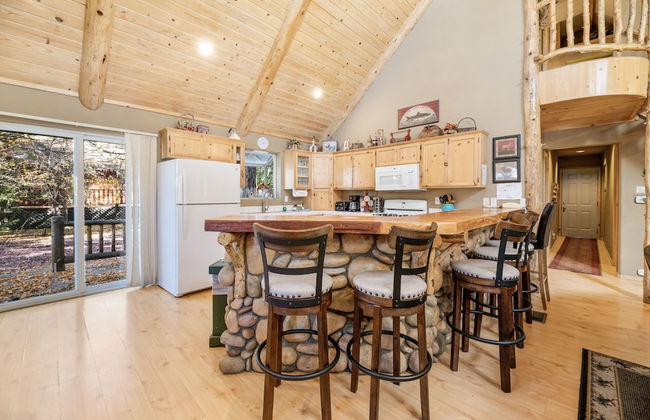 Abe's Cool Cabin - Nice luxury home with a game room, hot tub, and pool table - Foto 23