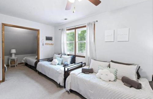 Wooded Retreat with game area and hot tub - Foto 20