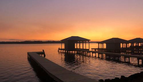 Pet-Friendly Lakefront Getaway with Hot Tub! - Foto 2