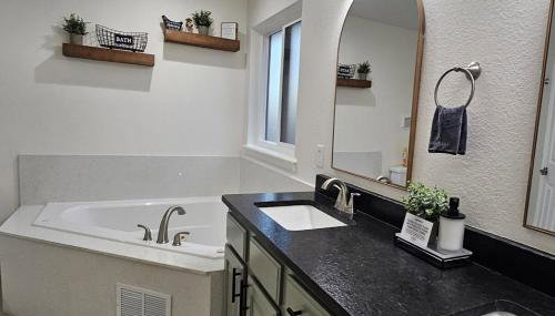 Whitney Retreat by NWA Triple C Stays - Foto 4