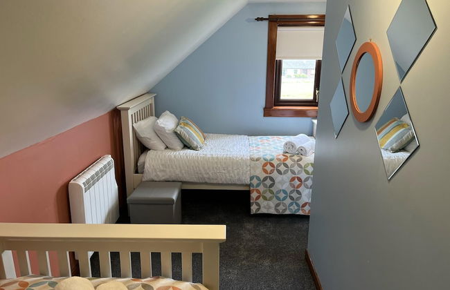 Immaculate 5 Bedroom House Outside Stornoway - Photo 10