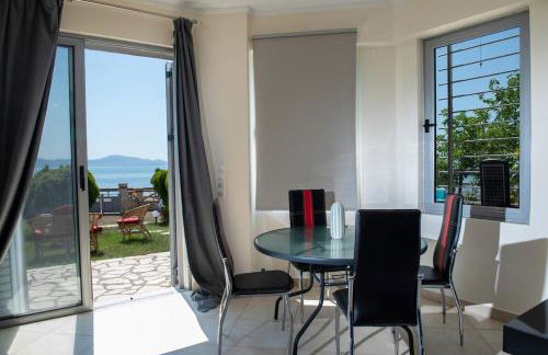 Coastal Horizon - Photo 1